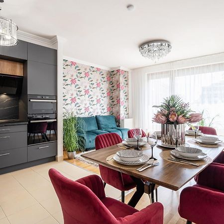 Penthouse Three Bedrooms, Three Balconies Apartment With Free Parking In Kiraly Street Будапеща Екстериор снимка