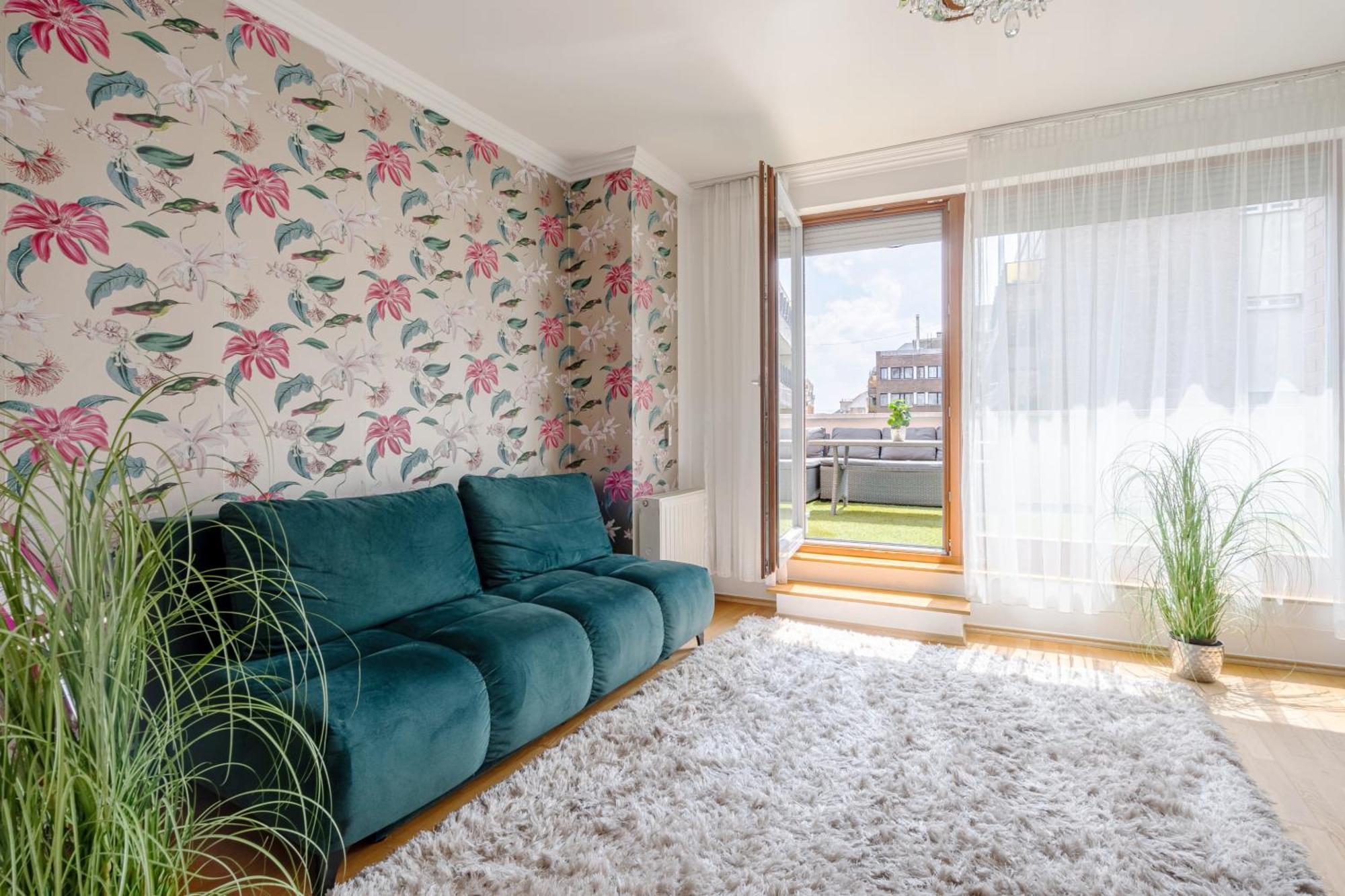 Penthouse Three Bedrooms, Three Balconies Apartment With Free Parking In Kiraly Street Будапеща Екстериор снимка